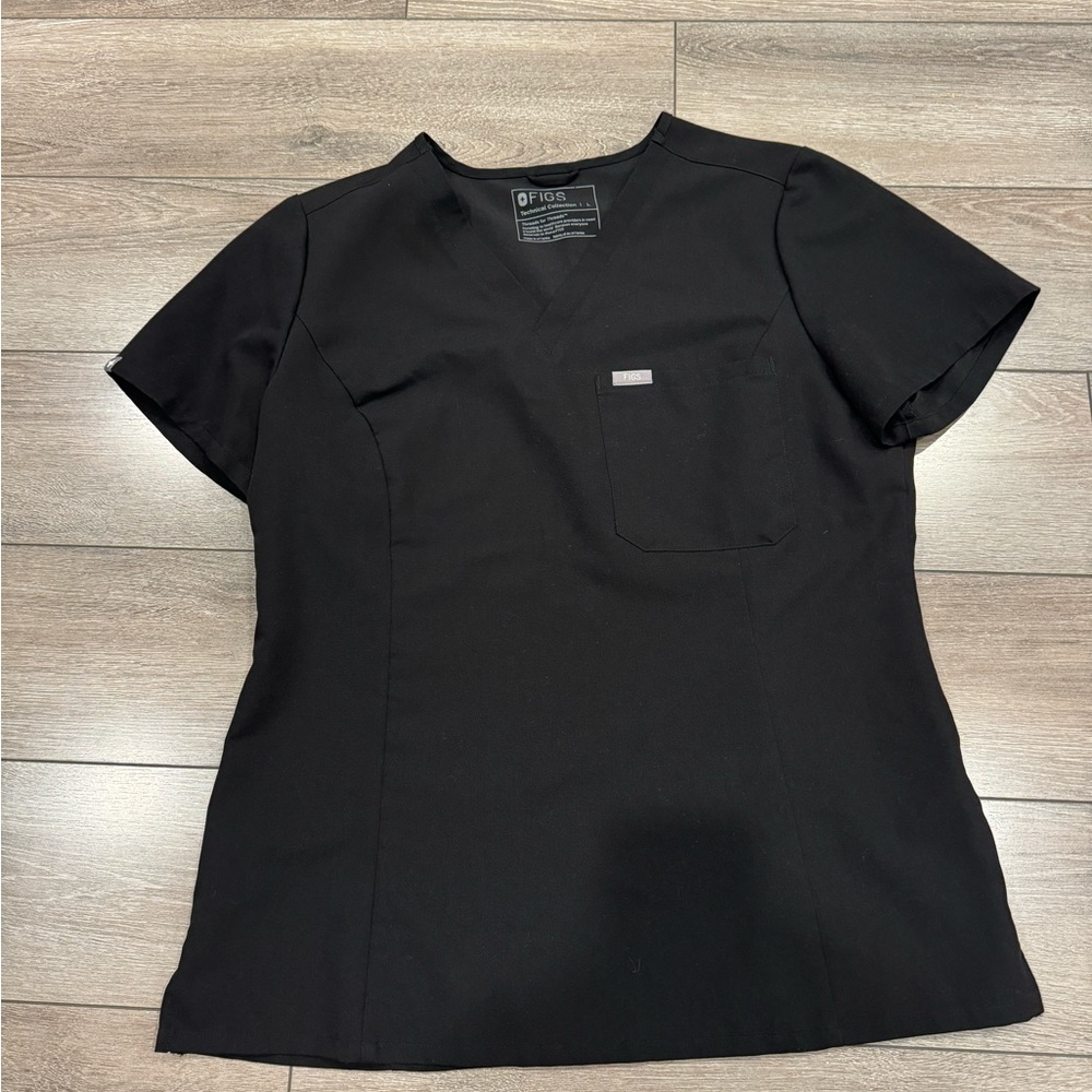 Slim Catarina one pocket fig scrub top! Size Large